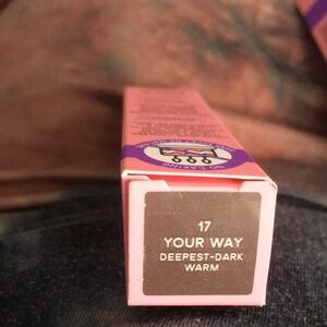 Benefit concealer, in the color 2F01 : 17 Your Way Deepest -Dark Warm.  NWB